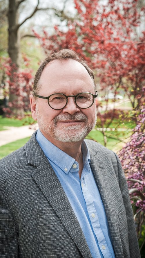 Official portrait of Tobias Schlingensiepen